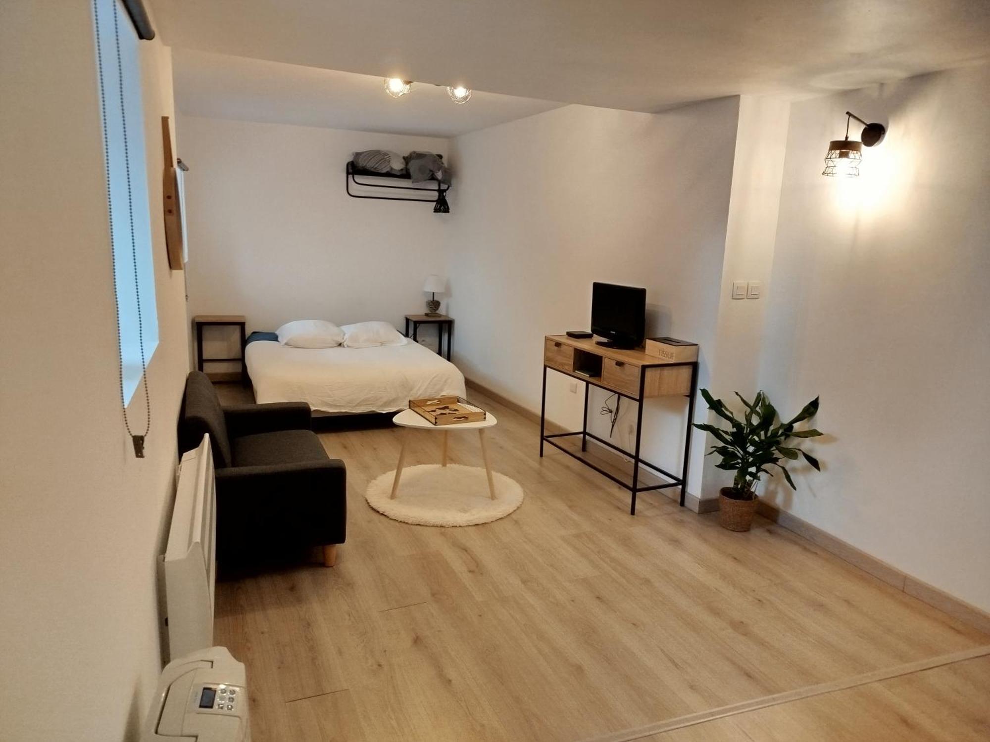 Chez Mathilde, Studio Sur Laval Laval  Buitenkant foto