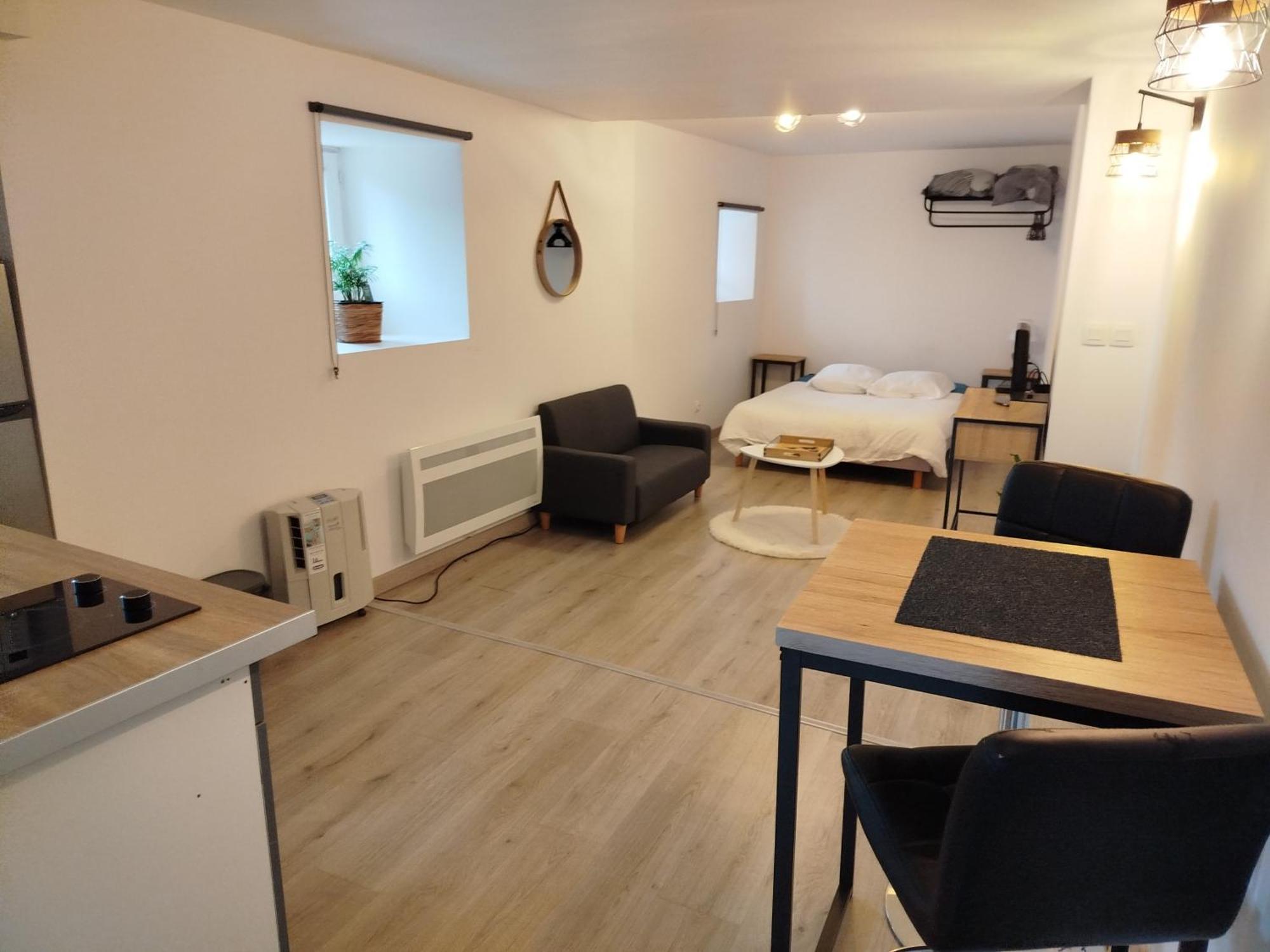 Chez Mathilde, Studio Sur Laval Laval  Buitenkant foto